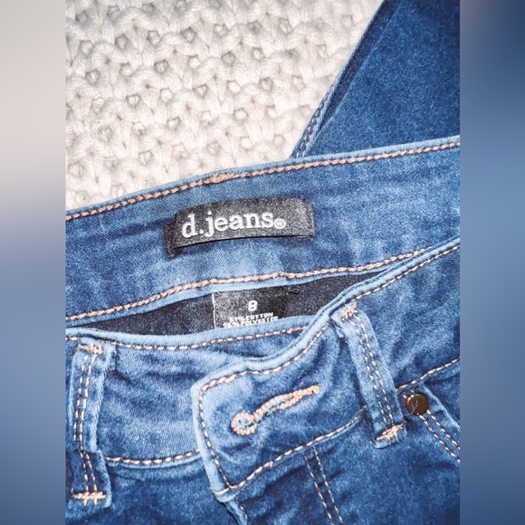 Skinny D. Jeans - Picture 2 of 3